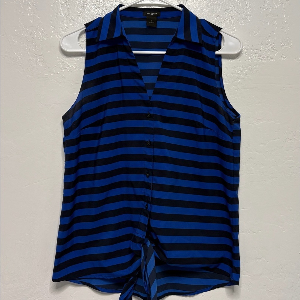 Womens size small Ann Taylor shirt, #N1107